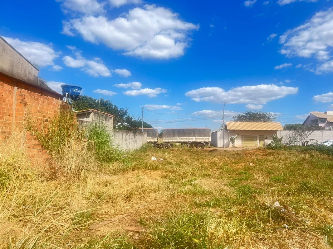 Lote com oportunidade no setor Della Penna , próximo ao posto tabocao, esquina, ...