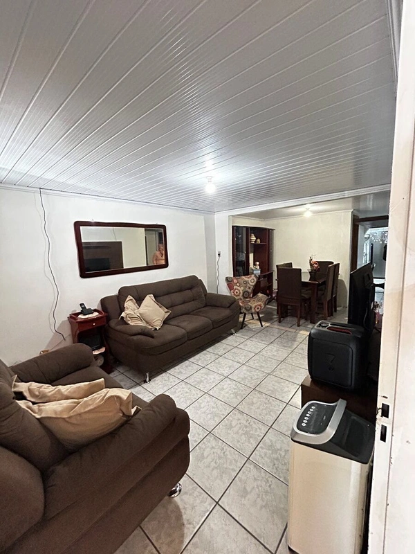 Descubra esta charmosa casa de 2 quartos, localizada na QI 4 Conjunto W, no bair...