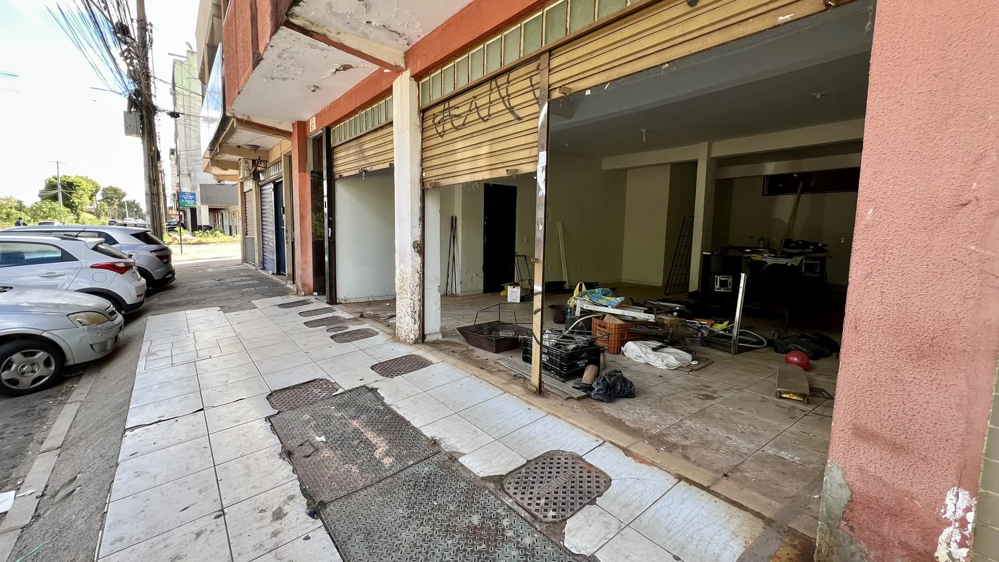 PREÇO DE OPORTUNIDADE - SEM TROCAS - LOJA COMERCIAL NA QE 40 (POLO DE MODAS) GUA...