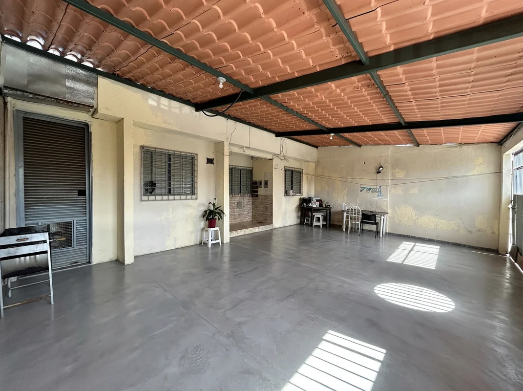 Casa com 3 quartos + casa de fundos com 2 quartos na QNO 19 Conjunto 47 do tradi...
