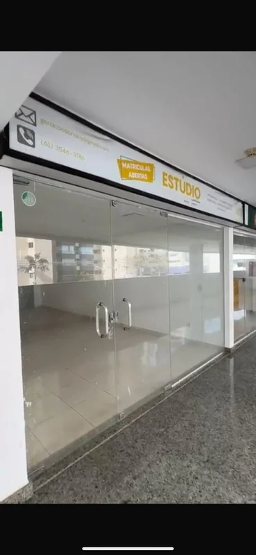 DALEPRANE IMÓVEIS VENDE EXCELENTE LOJA NO LAGUNA MALL, REFORMADA!!Bom gosto defi...
