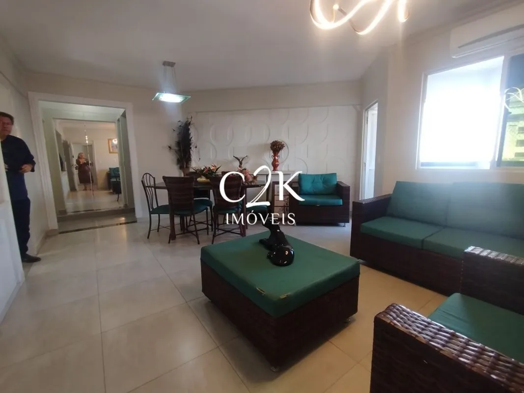 Apartamento com 109m² privativos, 3 quartos, Suíte, a 100m do Pq. Vaca BravaApar...