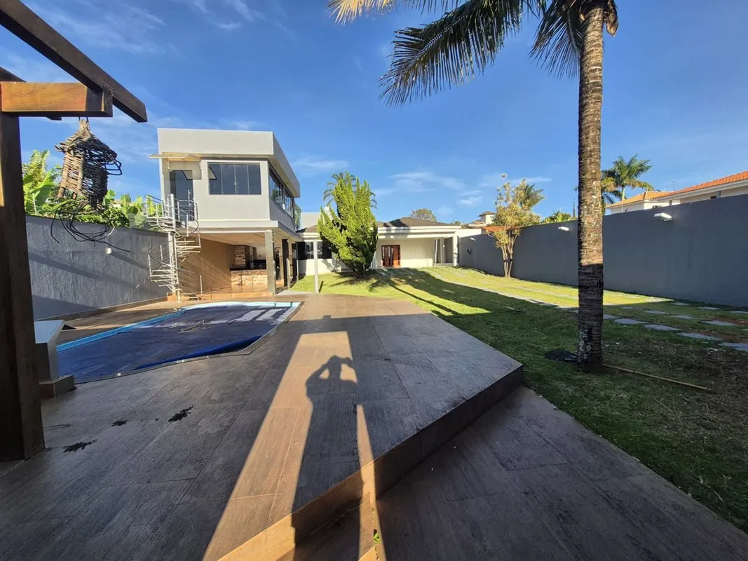 Casa reformada lote 800 m/², Área construída aproximadamente 530m² Excelente cas...