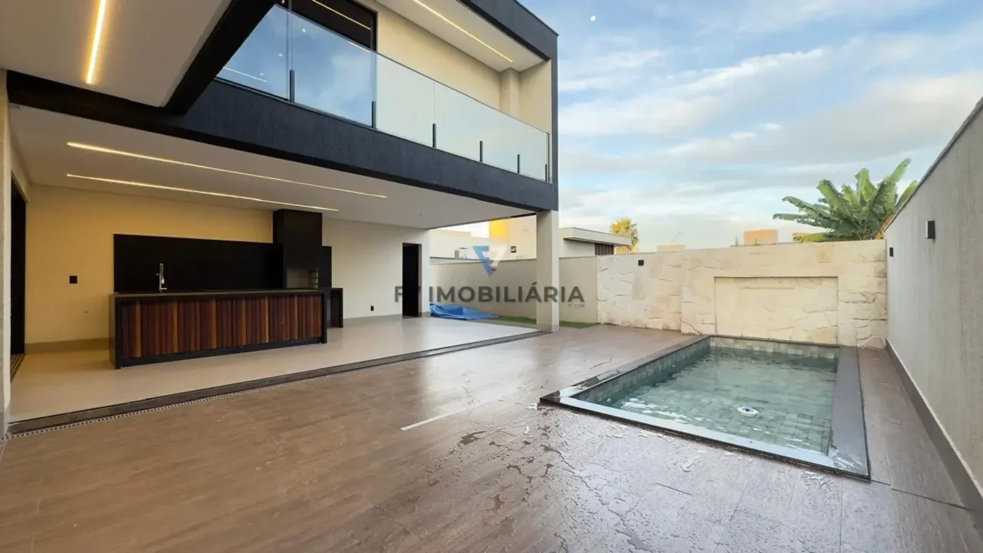 SOBRADO – PORTAL DO SOL GREEN – GOIÂNIA – GO Área do terreno: 406 m² Área constr...