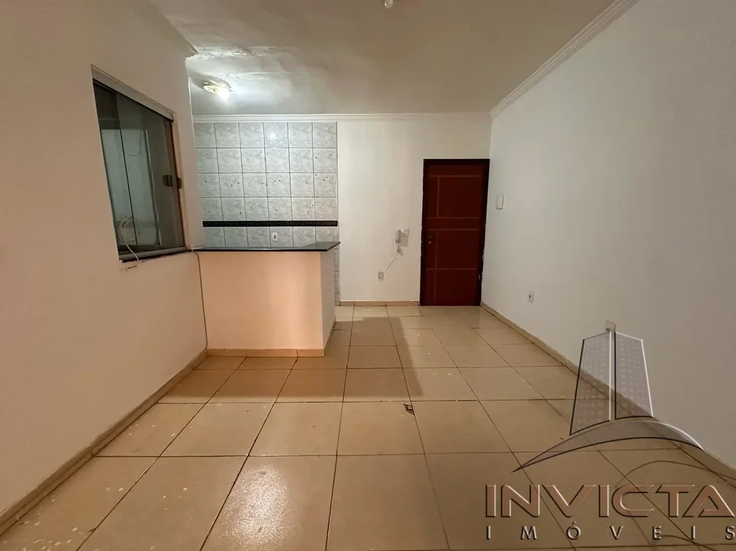 Aptº na QE 40: Aptº de 2Qts, sala, cozinha, área de serviço , área útil de 55m²....