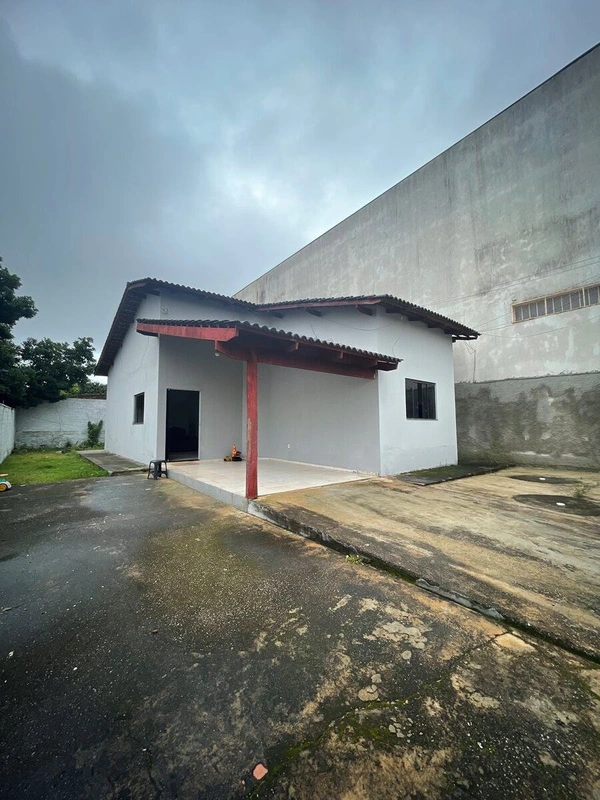 Descubra uma casa acolhedora e bem localizada no Residencial Arco Íris, em Anápo...