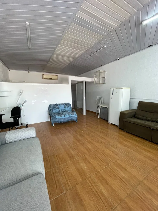 QS 110, Conjunto 8, Lote 2 | 1 BanheiroLoja comercial ampla e bem localizada em ...