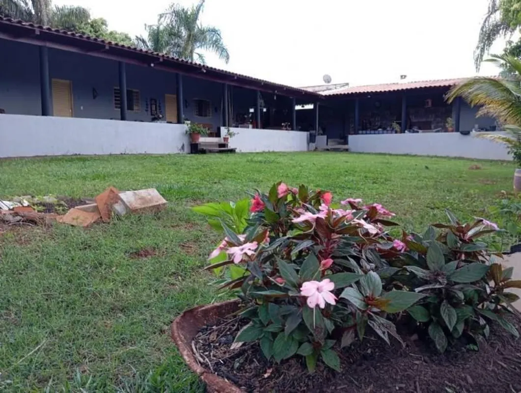 Chácara lindíssima no municipio de Guápo, condominio fechado, a 38 km da churras...
