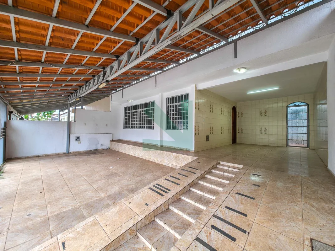 OPORTUNIDADE NO GUARÁ II Sobrado com Habite-se na QE 24 – Espaço, Potencial e Do...
