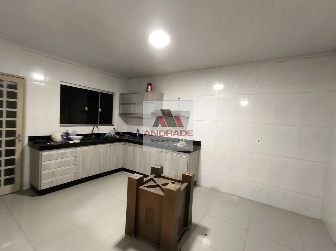 Cozinha com armários planejados e fogão Cooktop 3 DORMITÓRIOS Nascente Melhor lo...