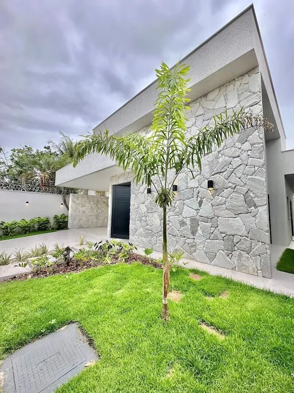 Casa Térrea Alto Padrão à venda com 3 suítes e 420m² de área total no Jardim Atl...