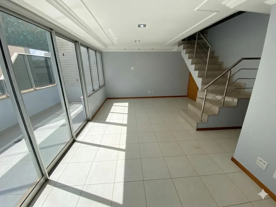 Localizado em Águas Claras, no Edifício Monte Carlo, esta excelente cobertura of...
