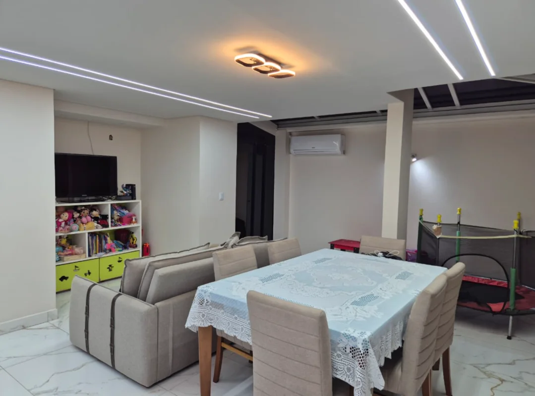 Se você busca morar com segurança e conforto, venha conhecer essa linda casa no ...