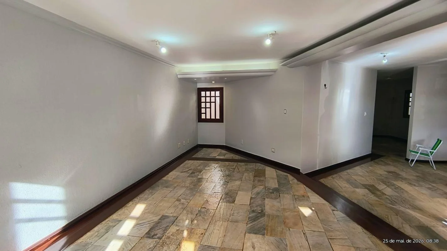 casa QND 21- LOTE 340 M2- ÁREA CONSTRUÍDA 228,62 M2- 3 QTOS SENDO 01 SUÍTE- DCE-...