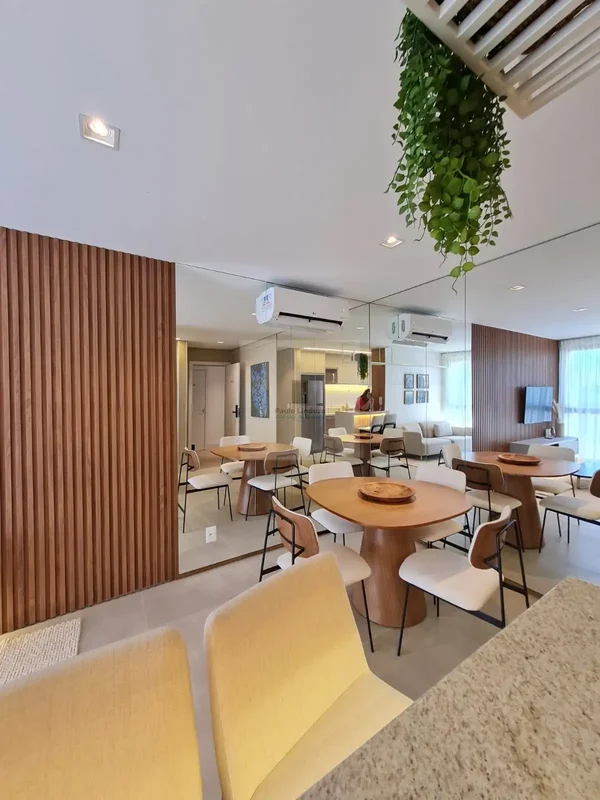 Detalhes do imóvel:• 2 quartos (sendo 1 suíte)• 61m² de área privativa• 1 vaga d...
