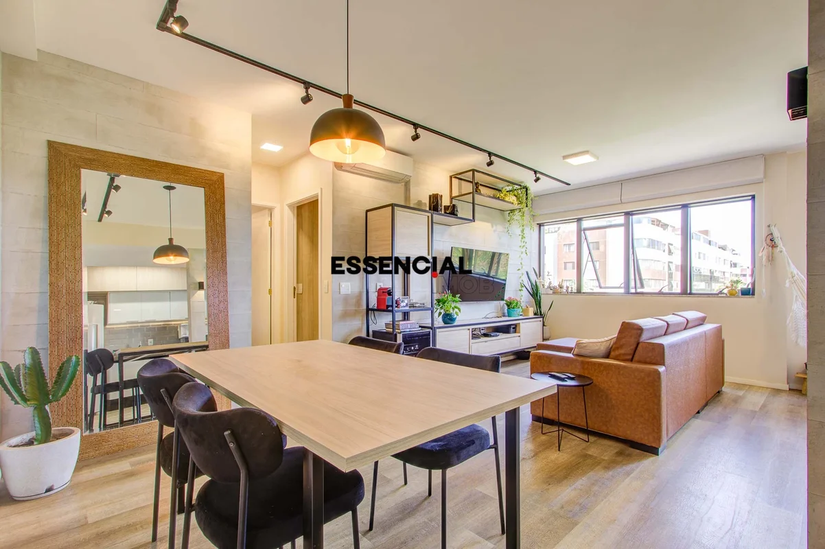 ALUGA | SQN 212 • Residencial Renato Russo • 2 Quartos com Suíte • Mobiliado • 7...