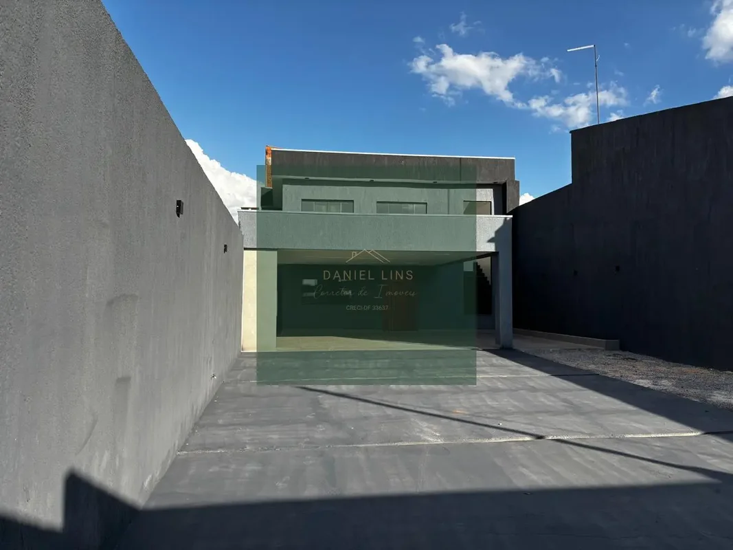 Descubra a sua nova casa na QNG 5, em Taguatinga Norte, DF. Uma residência espaç...