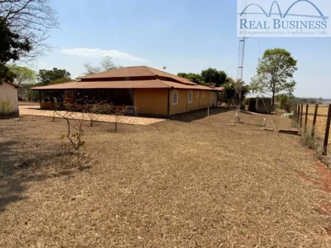Excelente propriedade rural com infraestrutura completa, ideal para produção, la...