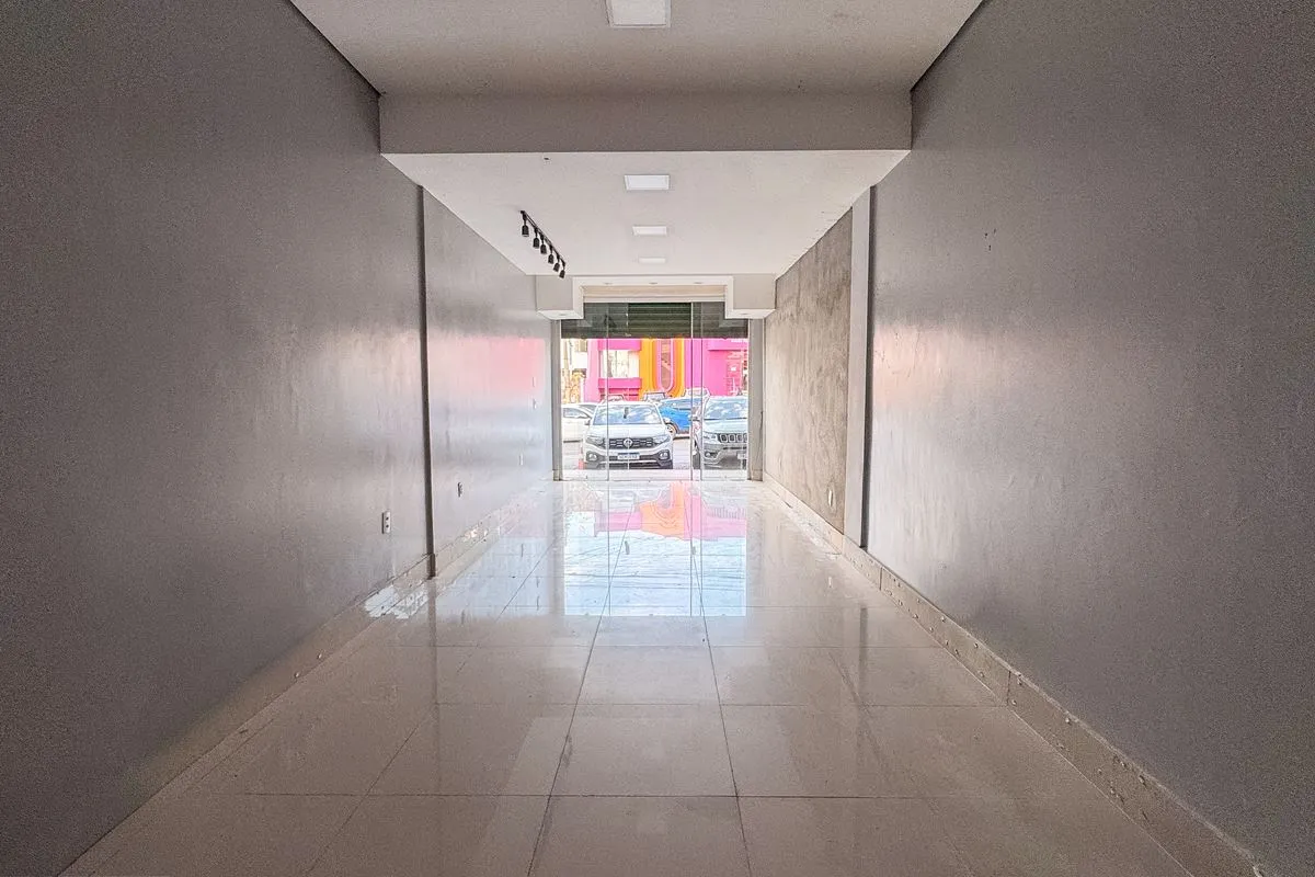 Excelente oportunidade de loja tÃ©rrea no Setor Marista, um dos bairros mais val...