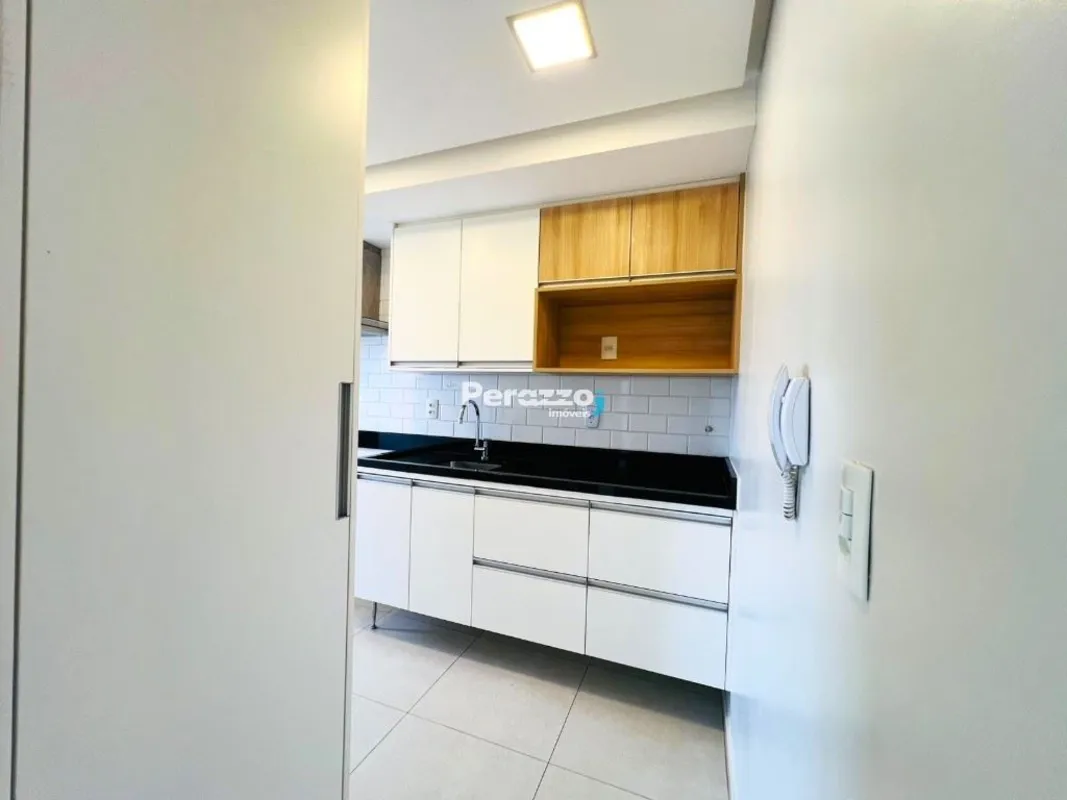 Excelente Apartamento de 2 Quartos Reformado na QC 03 dos Jardins Mangueiral por...