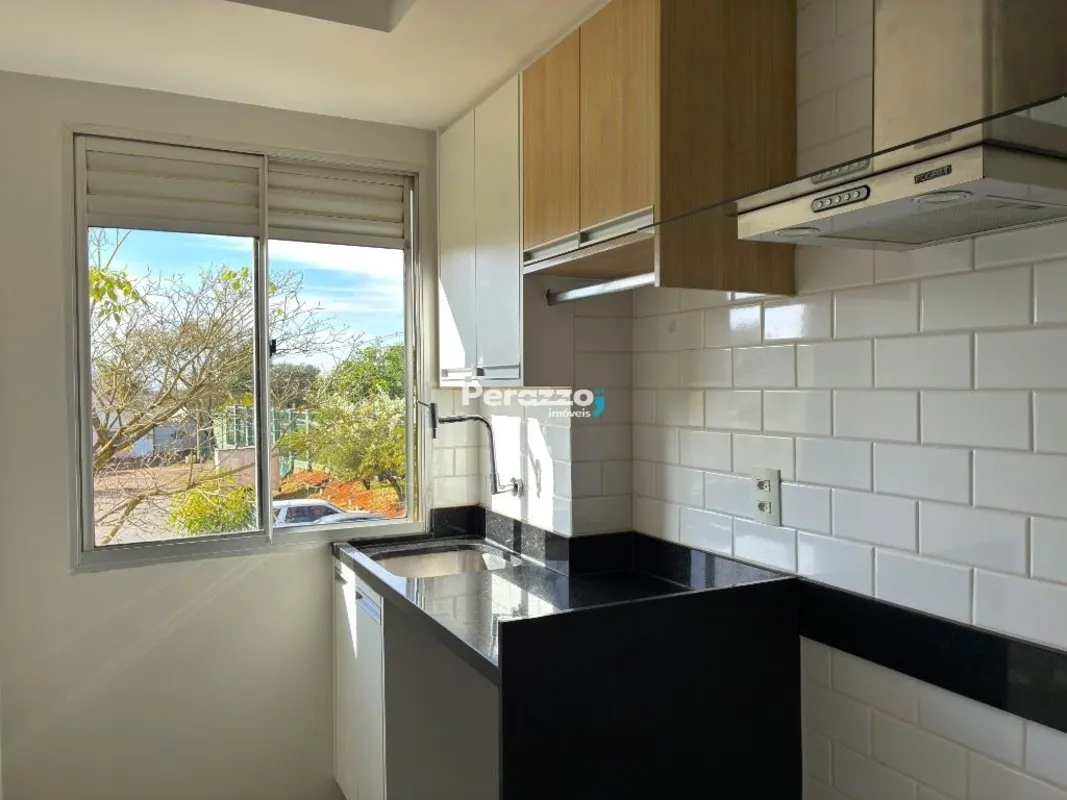 Excelente Apartamento de 2 Quartos Reformado na QC 03 dos Jardins Mangueiral por...