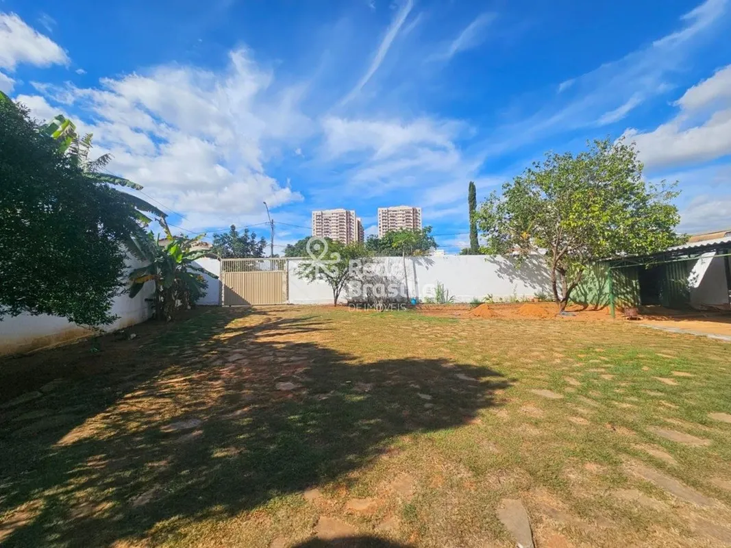 - Lote residencial com área total de 1.000 m²- Casa, com 180 m² de área construí...