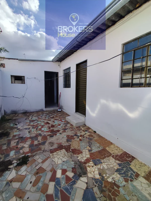 Kitnet com sala, 2 quartos, banheiro social,cozinha área de serviço, vaga de mot...