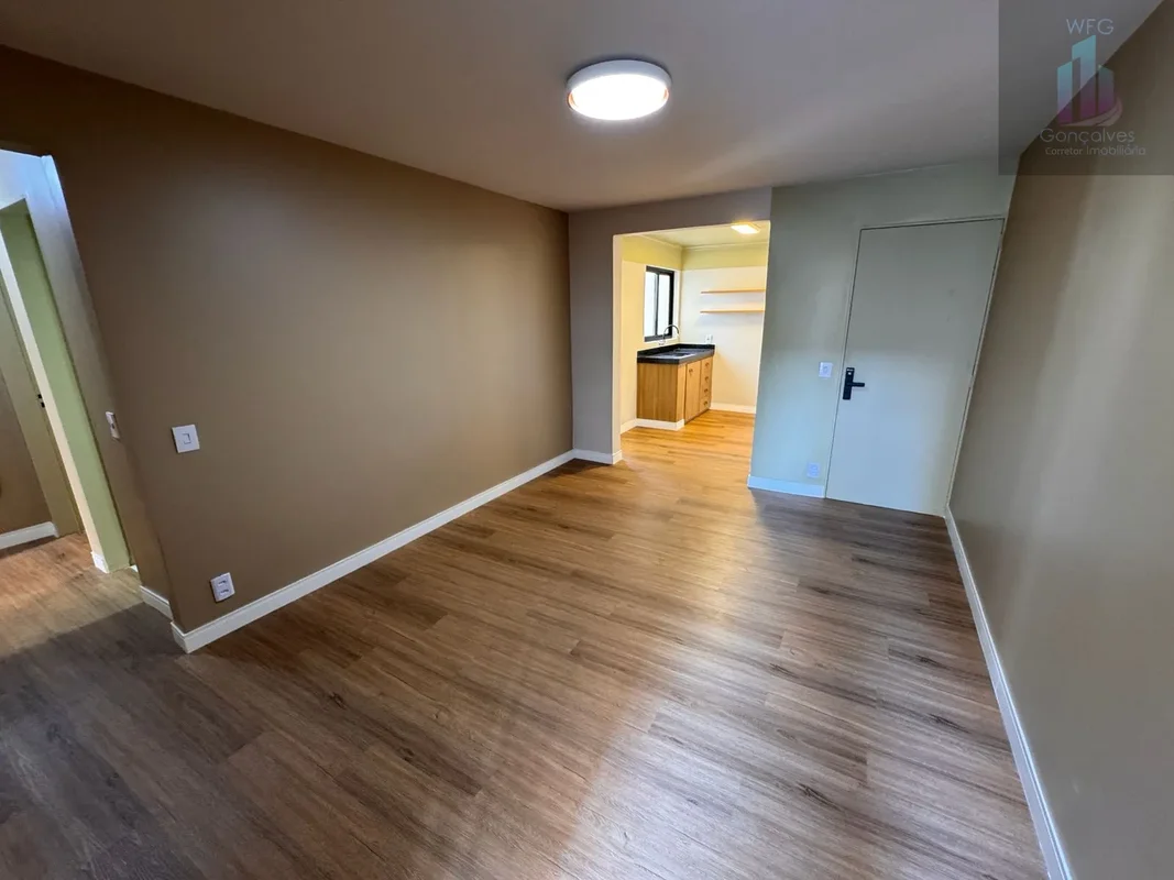 Apartamento Com 3 Quartos com Suíte, Escaninho e Garagem SETOR BUENO ao Lado da ...
