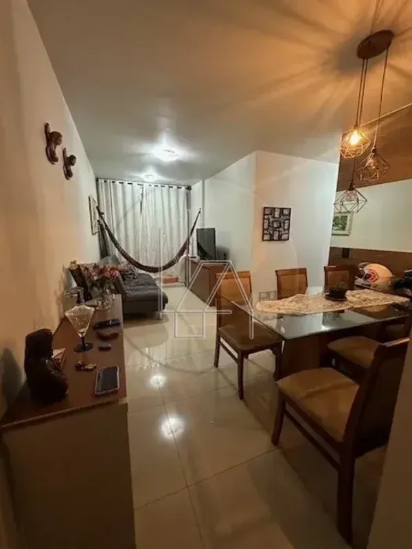 LÍGIA ALMEIDA Corretora e Avaliadora de Imóveis Vende: Apartamento:• 71m²• 3 Qua...
