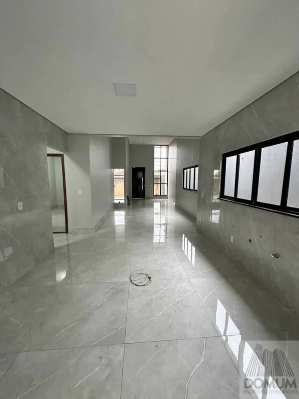 COLÔNIA AGRICOLA SAMAMBAIA - CASA NOVA - LAZERExcelente casa quitada na laje, lo...