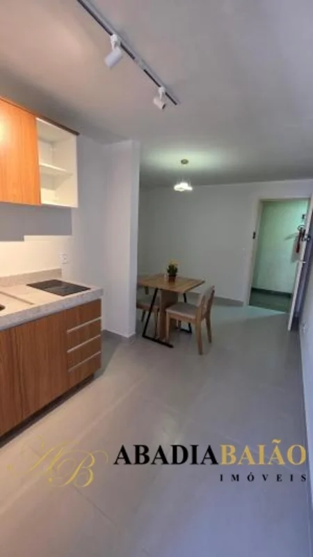 Kitinet com reforma recente e completa.A unidade possui 30m² de área privativaMo...