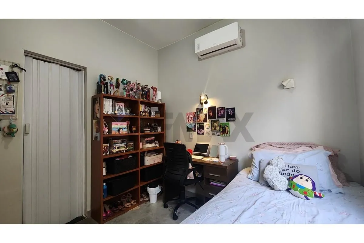 Trata-se de um imóvel constituído de dois quartos sendo uma suíte, sala, cozinha...
