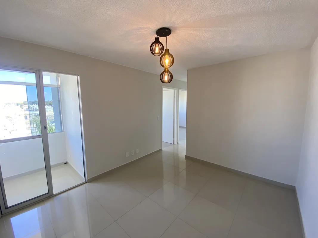 Vendo apartamento de 2 quartos, composto por:- Sala para dois ambientes;- Varand...