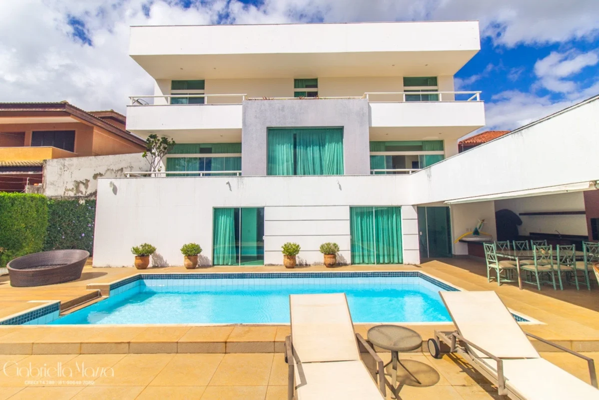 Vendo casa na QI 25 cj 7 com vista deslumbrante!!! Aceita permuta por apartament...