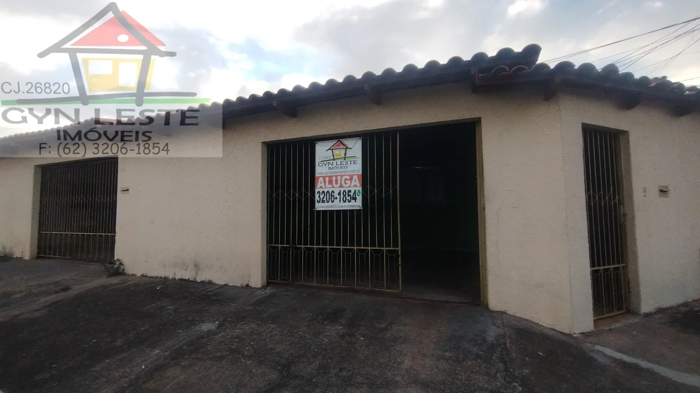  Casa térrea com 2 quartos, sala, cozinha americanae bancadas em granito, banhei...