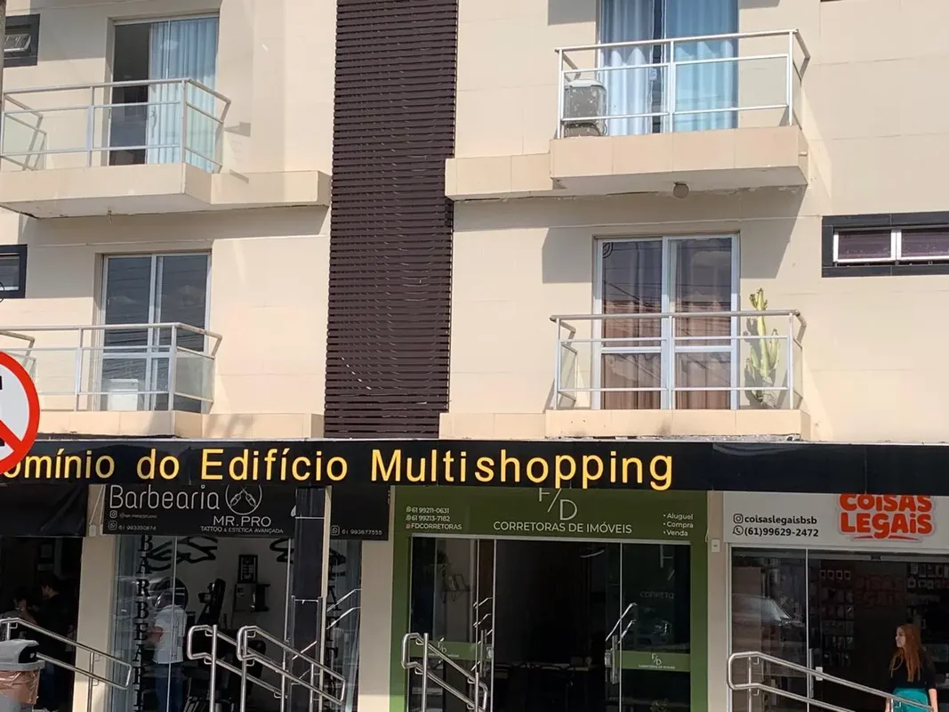 Descubra uma opção prática e confortável de aluguel na Terceira Avenida, Área Es...