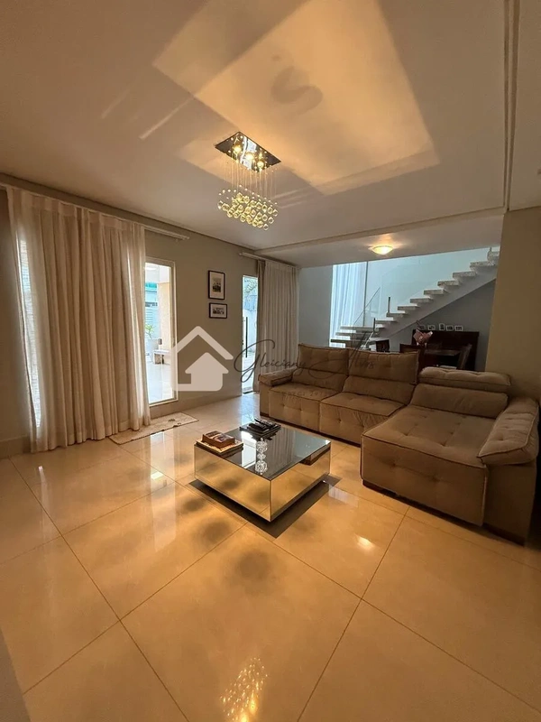 CASA REGULARIZADA NA TERRACAP | VICENTE PIRES – RUA 2 (TRECHO 3)Localizada em co...