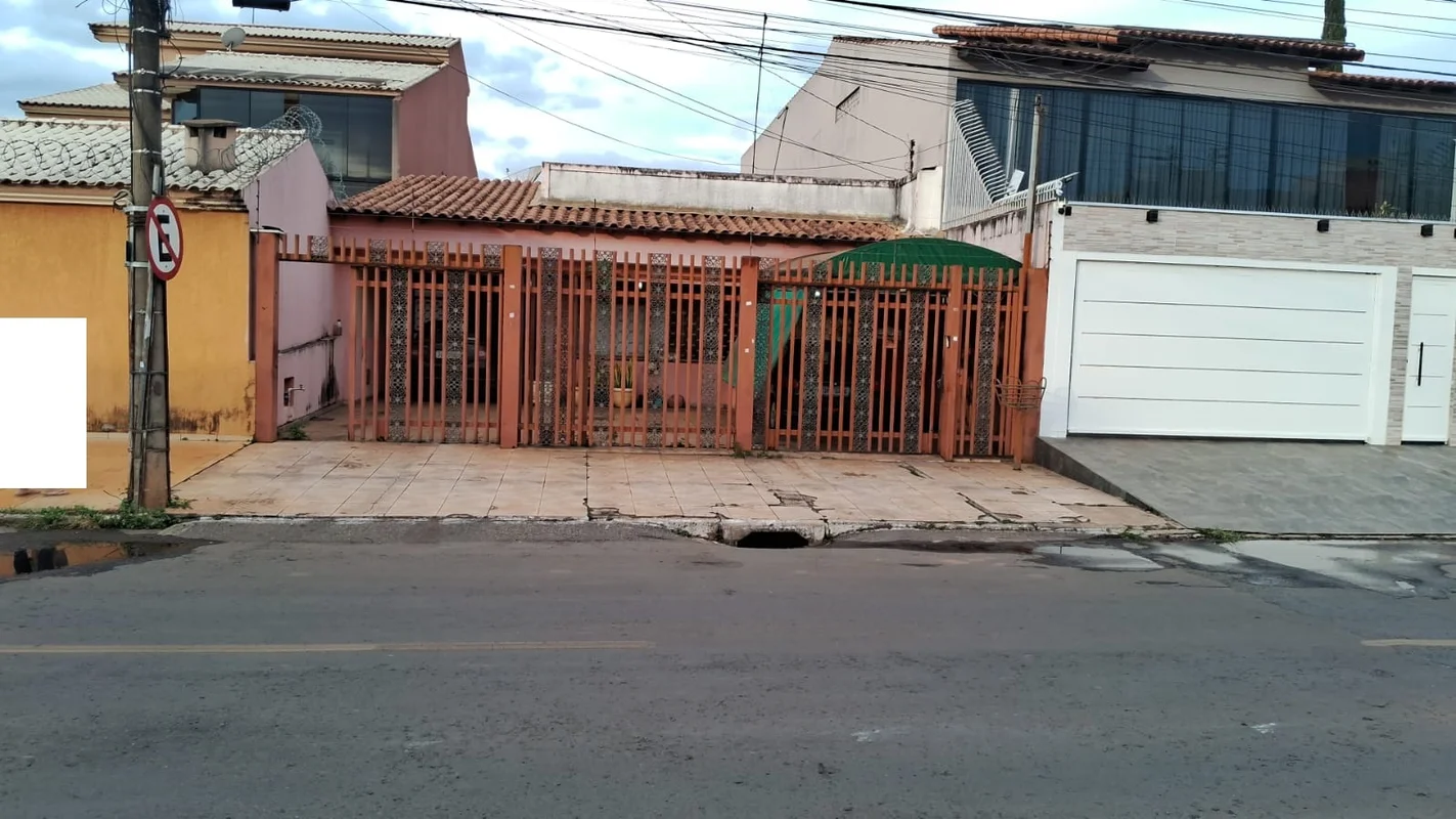 Ótima Localização para VendaÓtima casa de 04 Quartos, Sendo um Suíte, Sala Grand...