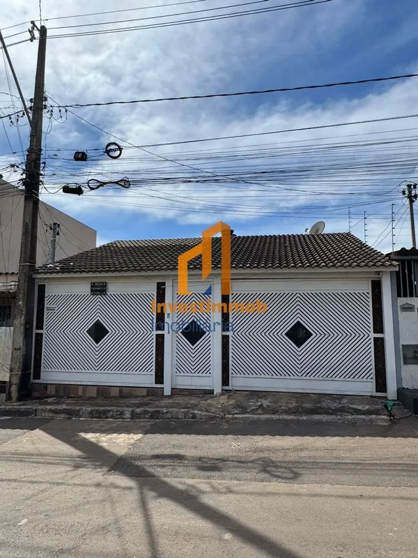 VENDA - CASA EM SAMAMBAIA NORTE/DFLocalizada em Samambaia Norte, região consolid...