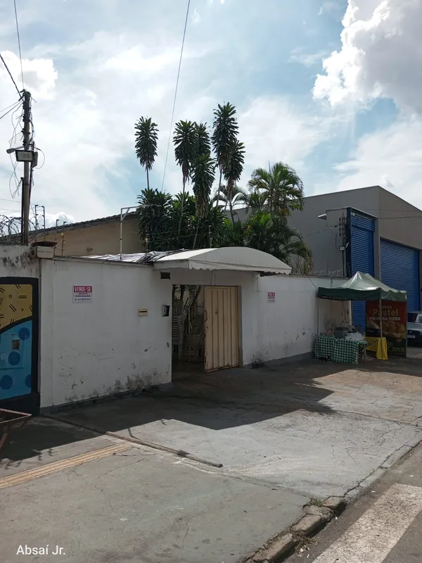 Casa em avenida , excelente para ponto comercial, estrutura para segundo pisoCas...