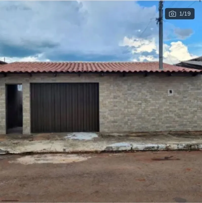 ??Casa com 03 qts sendo 01 suite, cozinha ampla, garagem coberta para 02 carros,...
