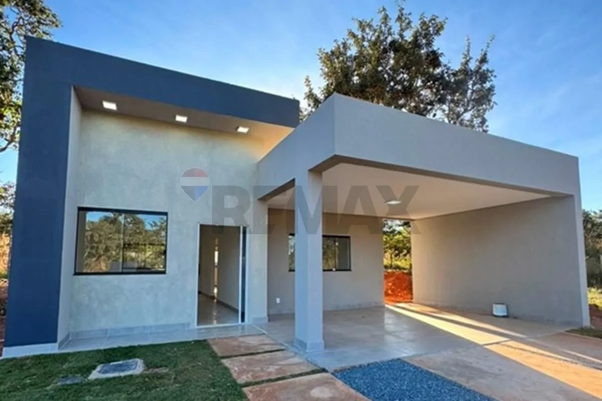 Se você procura uma casa moderna, recém-construída e pronta para morar, esta é u...