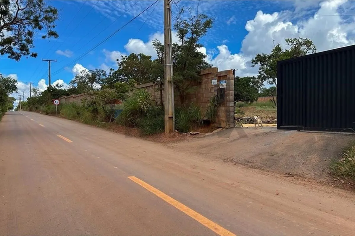 Excelente lote com 450 m², muito bem localizado no Altiplano Leste, uma das regi...