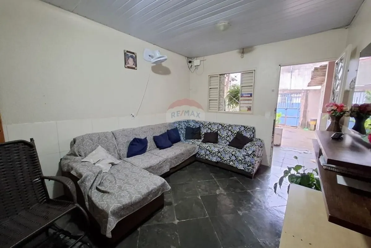 Casa Térrea à Venda Paranoá | Quadra 16Ótima oportunidade para morar ou investir...