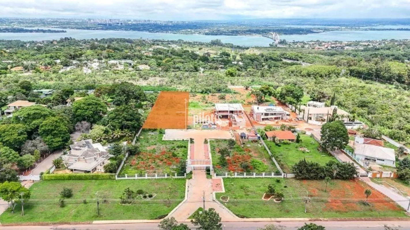 SMDB 28 - Lote com vista para a cidade e área verde, com 1.500 m².Ideal para o p...