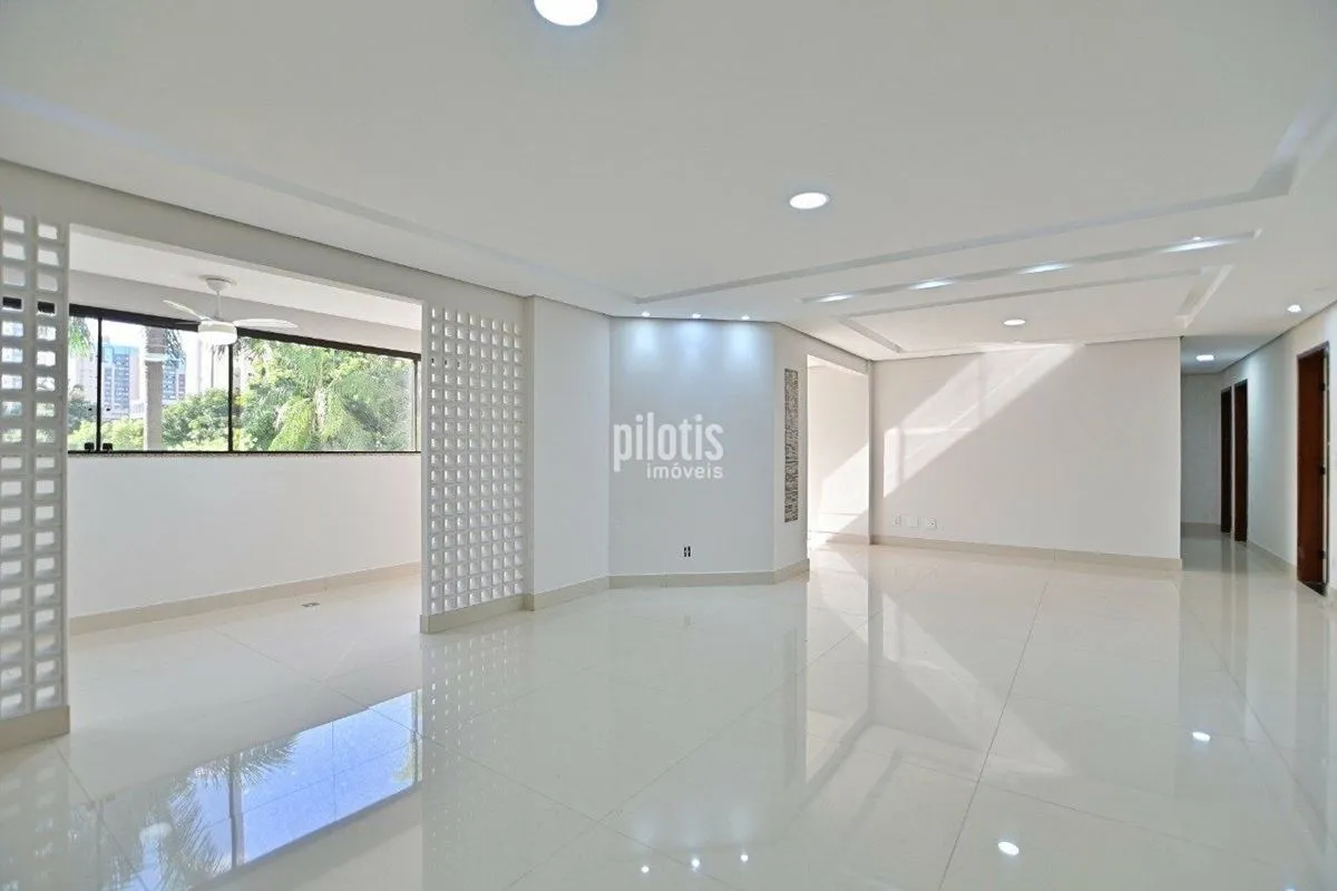 São 4 quartos, sendo 1 suíte espaçosa com duas cubas e banheira, proporcionando ...