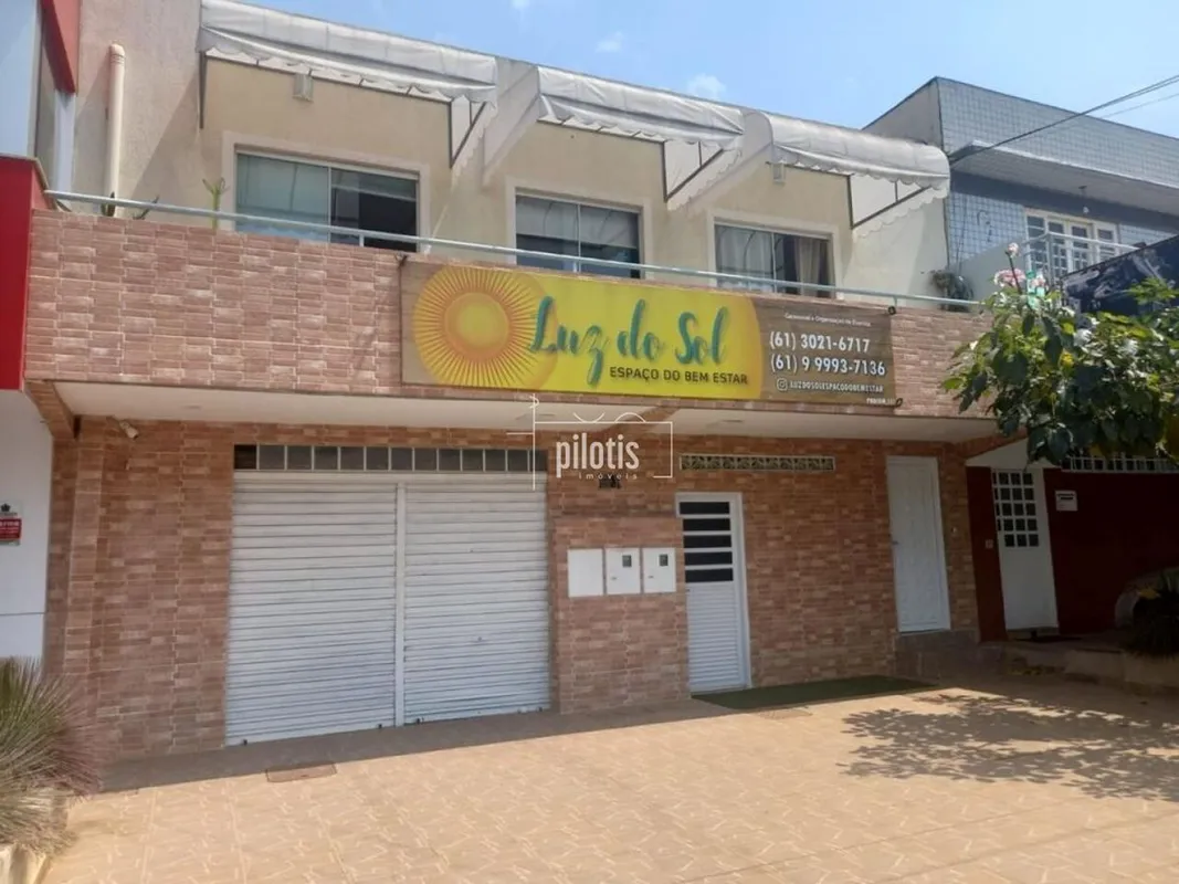 QMSW 2 - Pilotis imóveis vende excelente prédio no Sudoeste;Imóvel dispõe de:- 3...