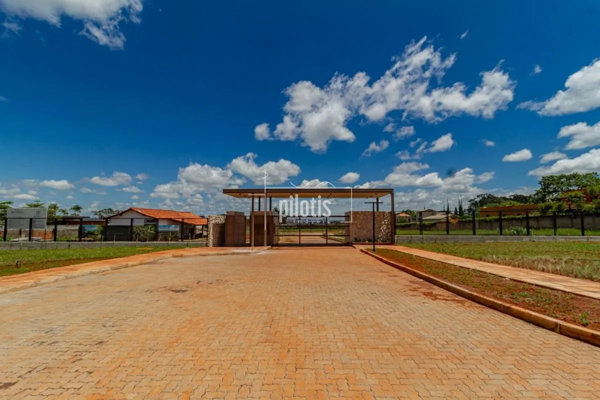 Unidade E. Localização privilegiada, próximo ao jardim botânico e comercio compl...