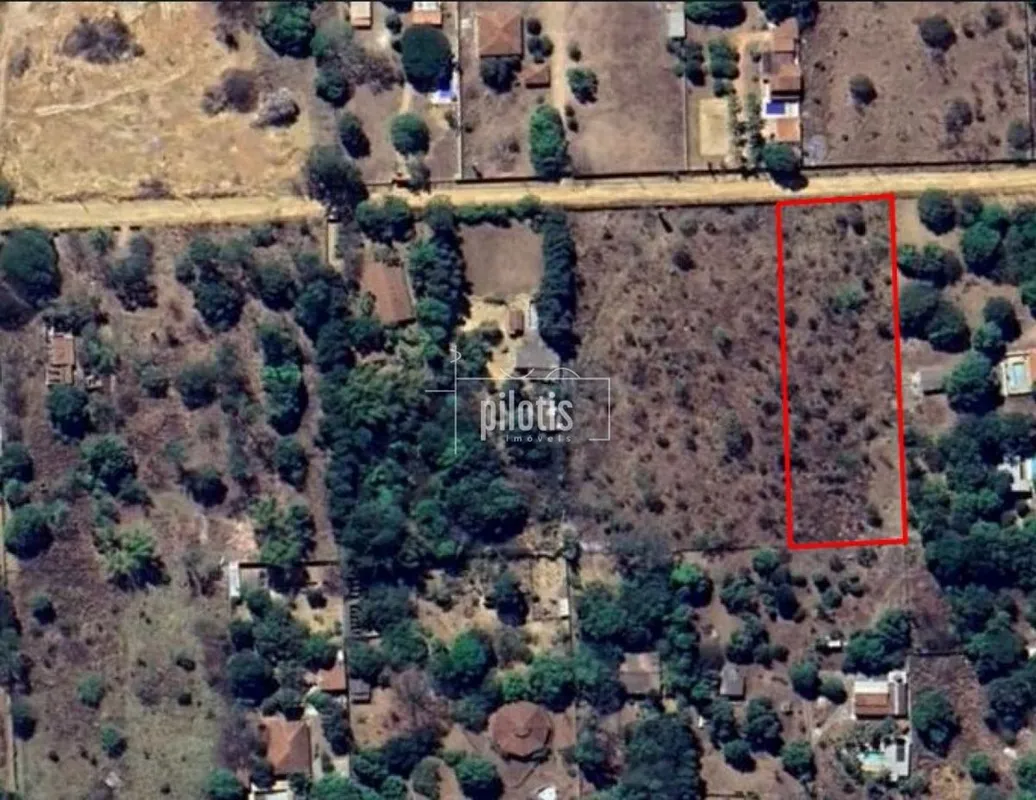 Terreno plano, com 5.232,64 m².Escriturado!Localizado no Setor de Chácaras Maraj...