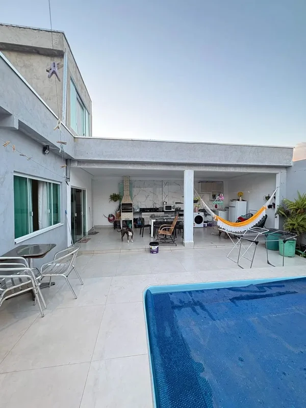 Quem busca uma boa casa em Taguatinga chegou a grande oportunidade. A casa aceit...